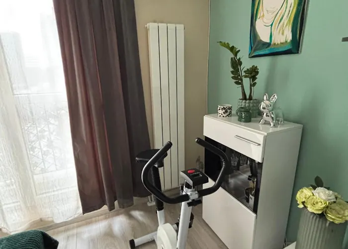 Modern, Cute And Comfy - Free Private Parking