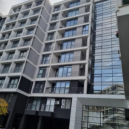 Modern, Cute And Comfy - Free Private Parking Apartament