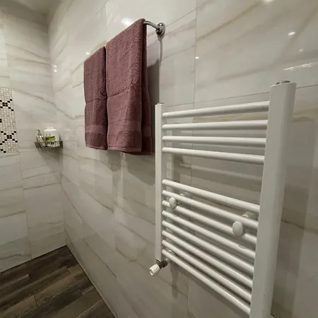 Apartament Modern, Cute And Comfy - Free Private Parking